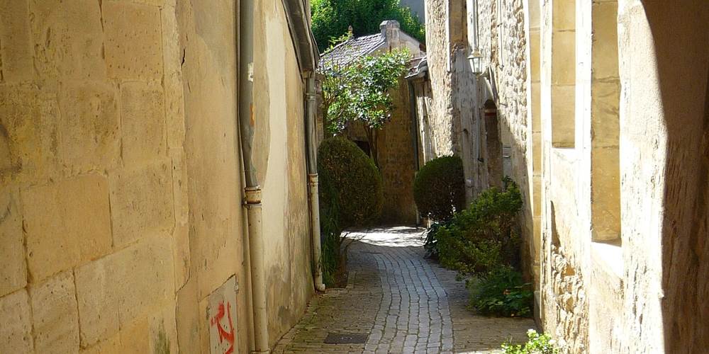 Tiens, si on passait par les traboules