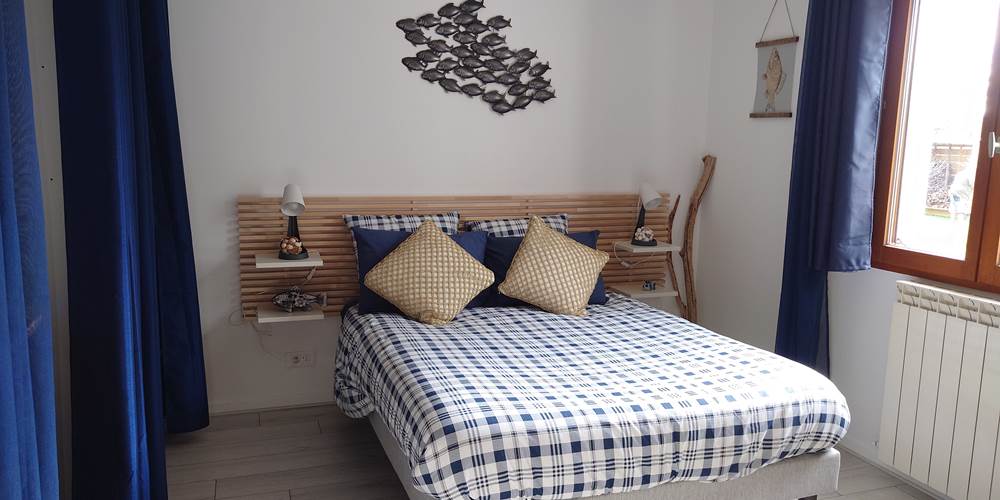 Chambre d'hôtes CIGALEO lit