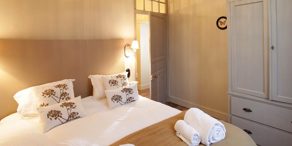CHAMBRE 2 - ÉTAGE