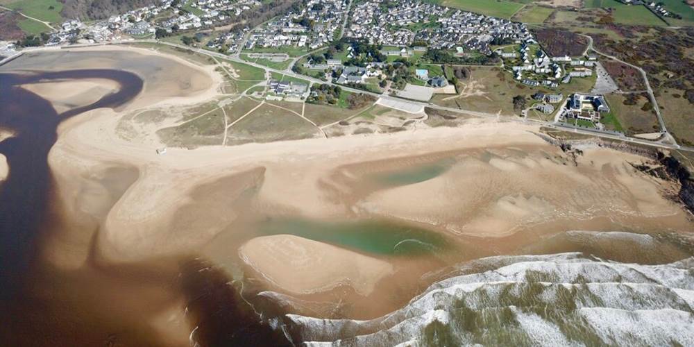 logements atypiques en pleine nature avec vue sur mer et ile de Groix