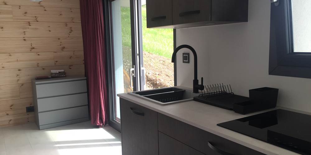 studio-vacances-gruyere-cuisine-equipee-couple-weekend-romantique-suisse