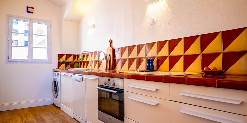 Lave-linge, lave-vaisselle, four, plaques induction 4 feux ... tout le confort pour votre séjour.