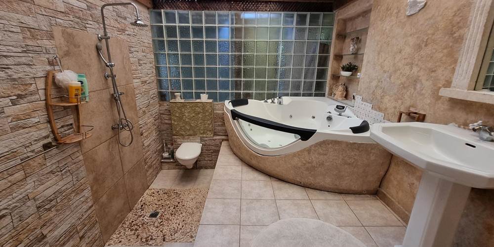salle de bain, chambre Dauphin