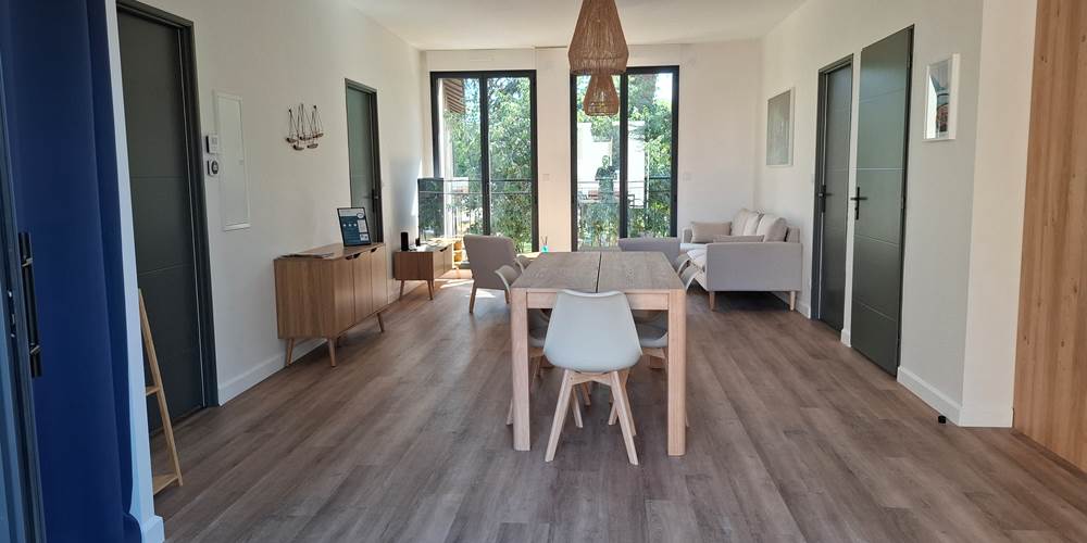 Grande pièce de vie du gîte Le Pressoir, version 2 chambres.