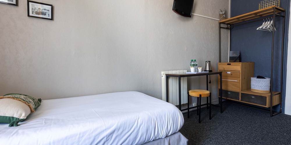 Hotel La Villa Rose Marie saint brevin océan chambre triple balcon vue mer lit double lit simple douche petit déjeuner diner restaurant terrasse sous les pins