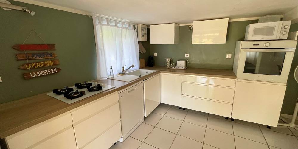 Cuisine équipée avec lave vaisselle