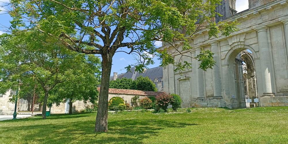 Halte jacquaire St Jean d'Y - Extérieurs