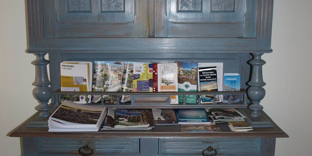Appart face au mail, bibliothèque
