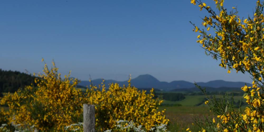Le Puy de Dôme au printemps