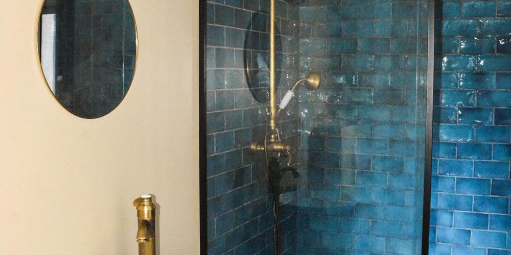 L'AUBERGE DU RANC : la salle de bain chambre Ficelle