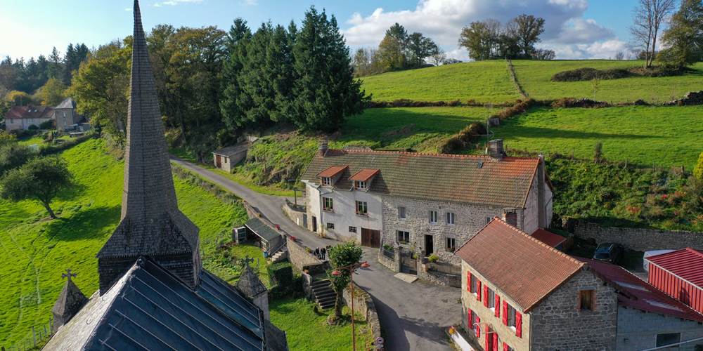 Gite la belle du clocher St pardoux d'arnet proche Crocq Terra Aventura