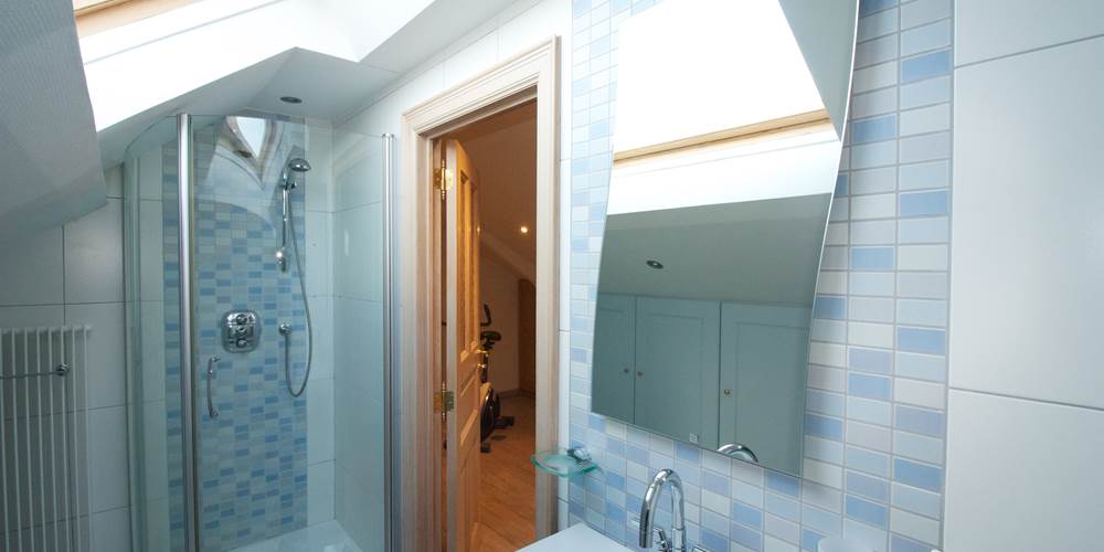 Salle de bain, douche, w.c.à l'étage