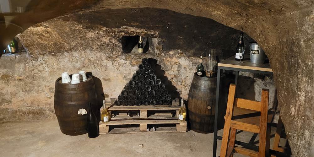 salle à manger avec vue sur la cave Le corbeau et le renard
