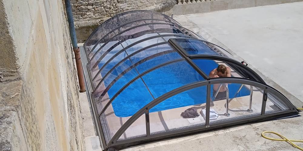 Piscine réservée au Corps de Logis