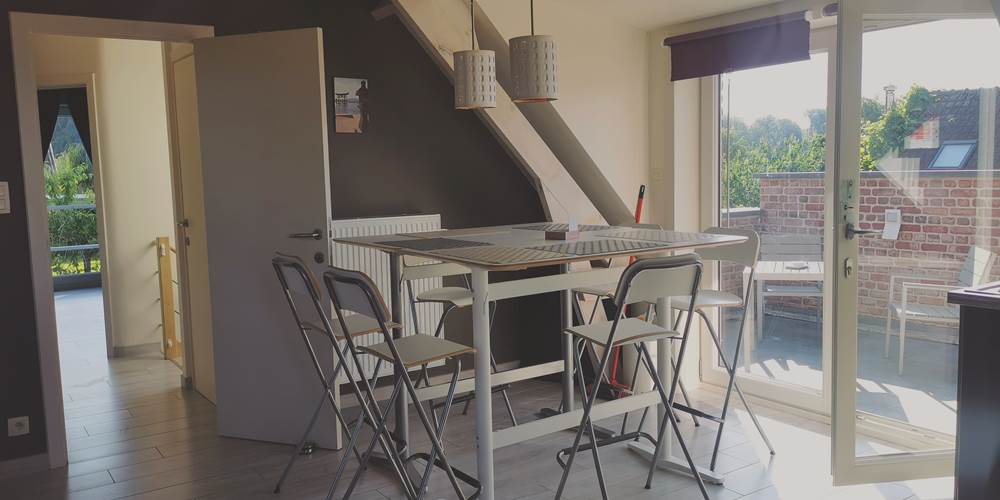 Agréable salle à manger aérée