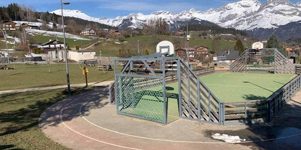 Jeux à coté de la piste
