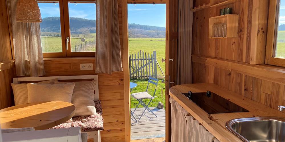 Les terres de la chouette, intérieur roulotte 360° nature
