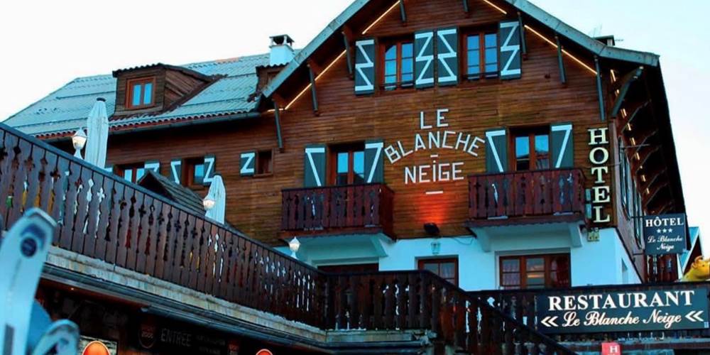 FACADE HOTEL