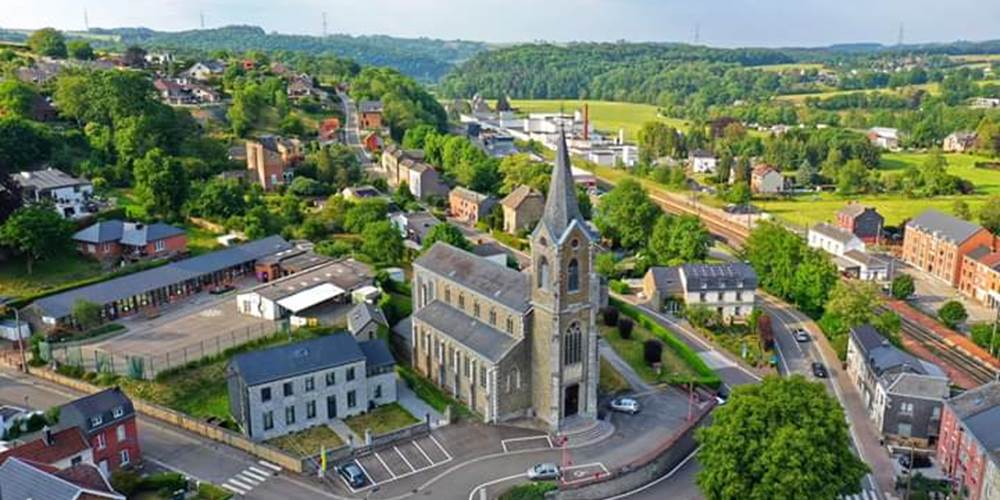 Vue du ciel de l'église de HAMOIR