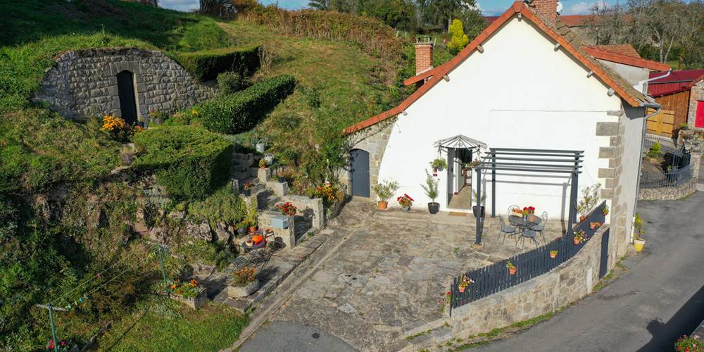 Gite la belle du clocher St pardoux d'arnet proche Crocq Terra Aventura