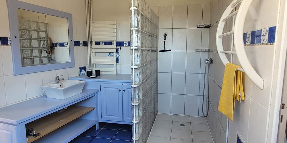 Salle de bain du rdc le corbeau