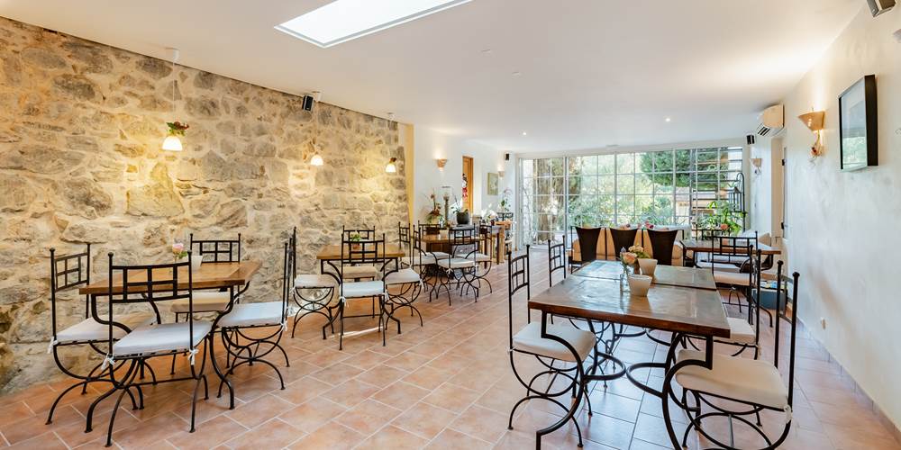 Salle petit déjeuner - La Bastide de Font-Clarette