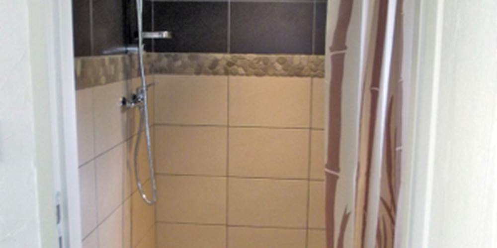 hebergement-chambre-bali-1 salle de bain