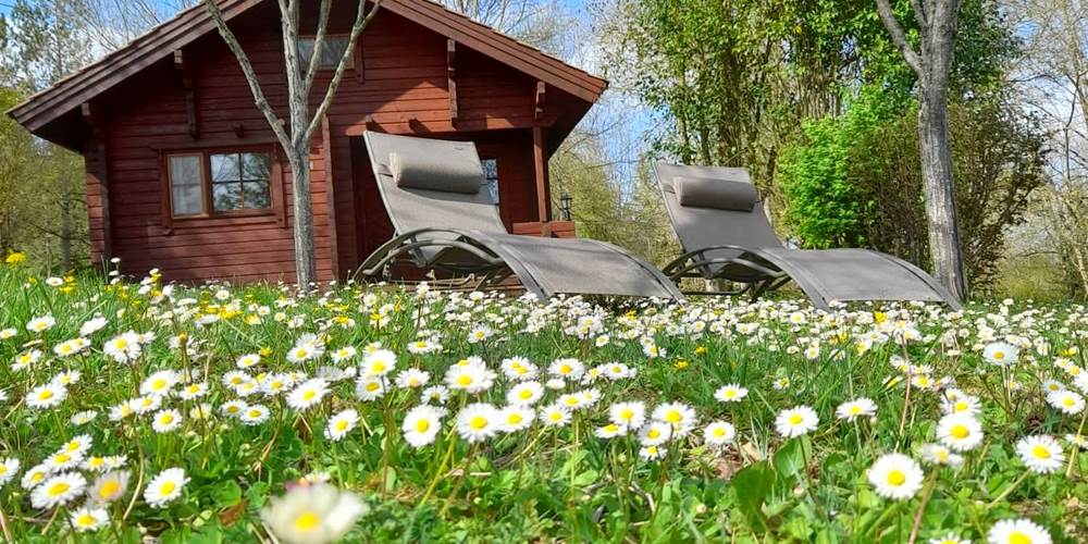 Village de Gîtes LES CHALETS DE GRAZIMIS - vacances dans le Gers - 47 grazimis parc fleurs