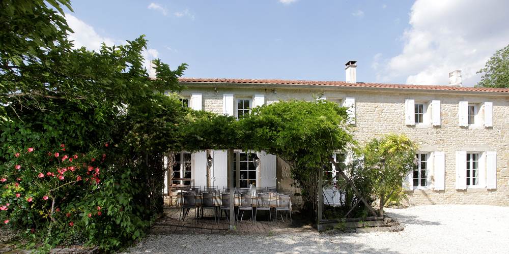FAÇADE DE LA MAISON