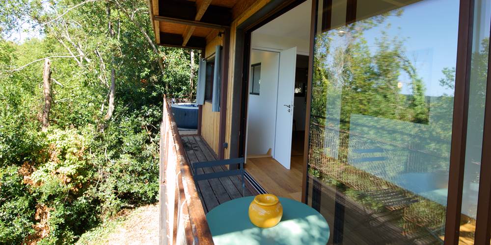 Balcon 2ème étage donnant au jaccuzzi