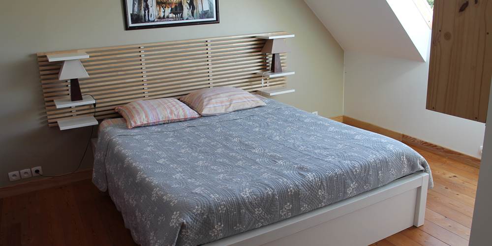 Chambre avec grand lit de 160 cm