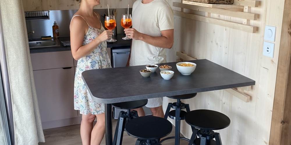 Coin repas et cuisine pour repas en tête à tête