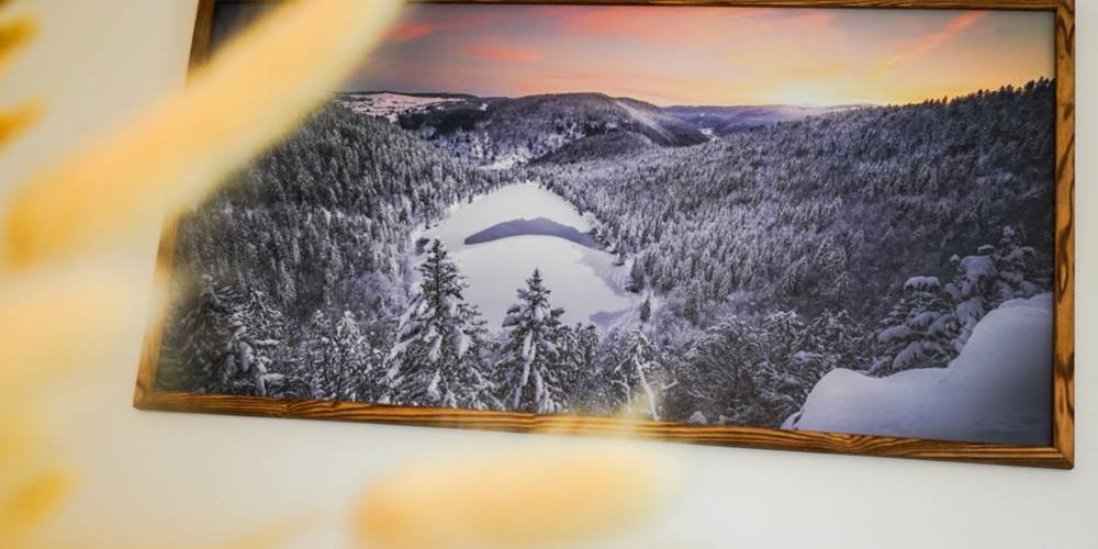 decoration-murale-lac-des-corbeaux-gite-ocimes-la-bresse