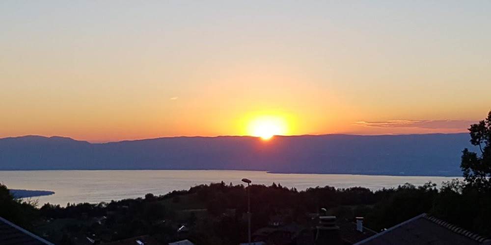 TRÈS BEAU COUCHER DE SOLEIL VU DU BALCON
