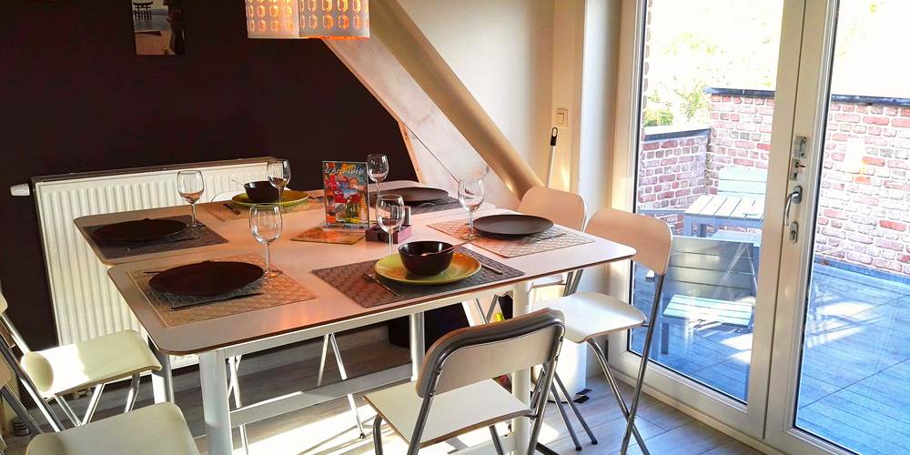 Salle à manger à l'étage et terrasse