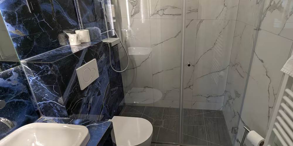 Salle de Bain privative Hotel Jean Bart Paris 6
