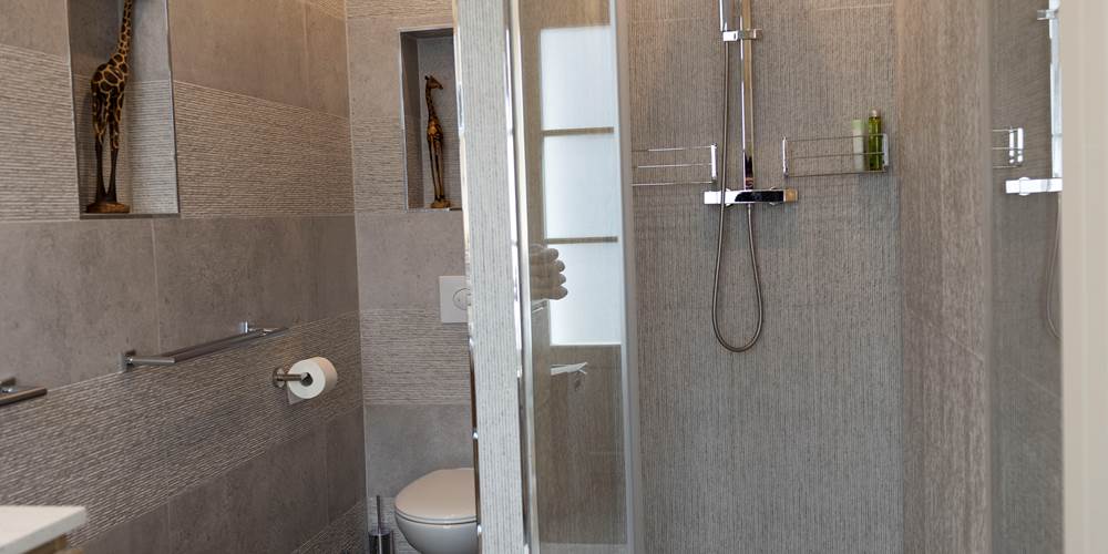 LE 41 AVENUE FOCH LA SUITE L'ANETO / LA SALLE DE BAINS