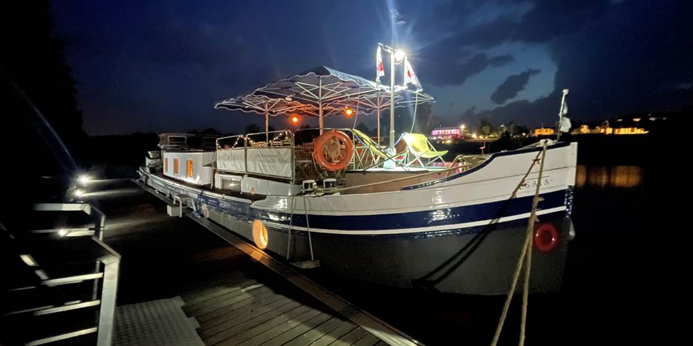 Gaïa amarré pour la nuit au Ponton de Sapiac