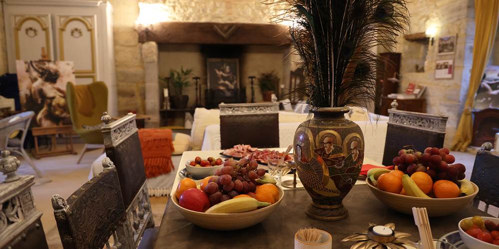 chateau-saint-chamarand-seminaire-reception-grand-salon-petit-dejeuner-groupe