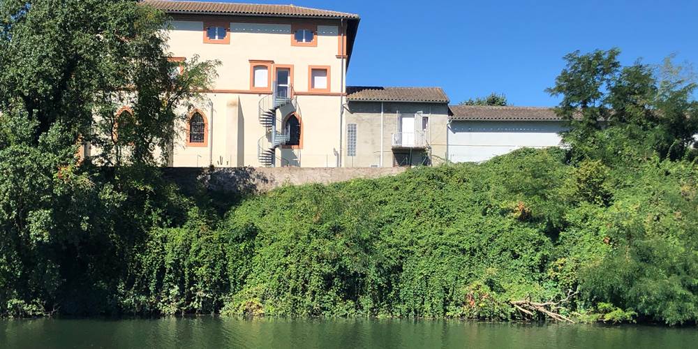 Couvent de la Molle depuis le Tarn