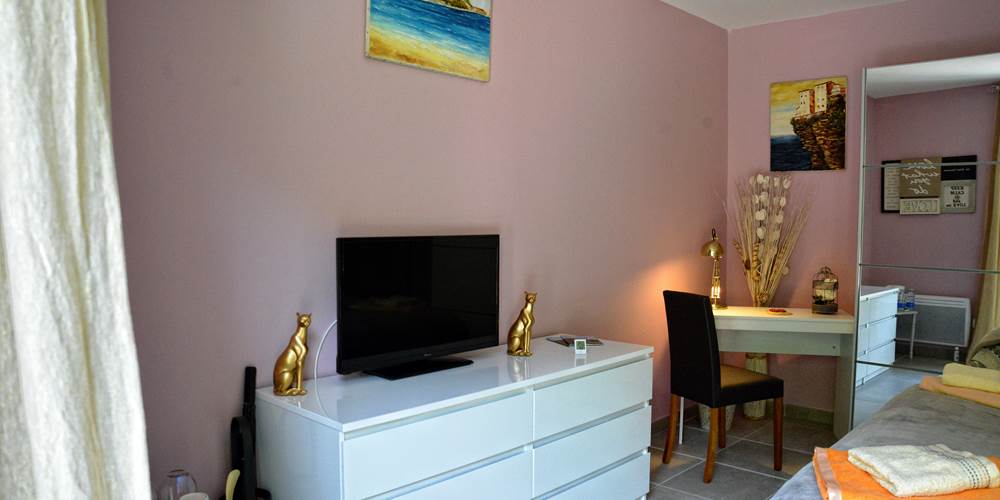 Chambre double les Pins 3