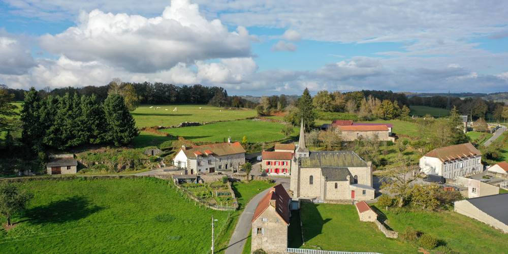 Gite la belle du clocher St pardoux d'arnet proche Crocq Terra Aventura