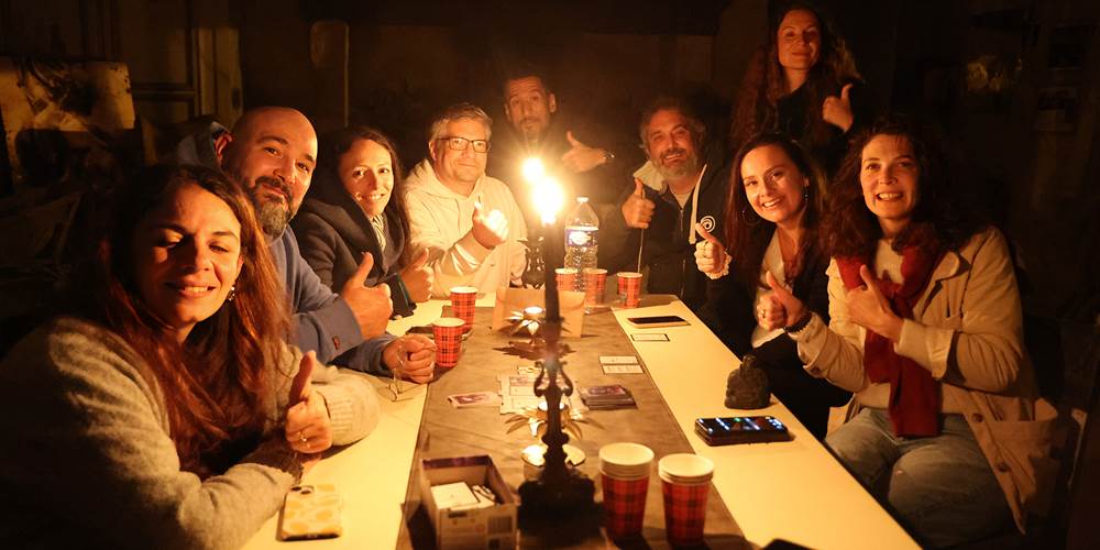 Affrontez vos peurs entre amis avec le scénario Hantise : un défi ludique et immersif unique au Château Ludique de Saint-Chamarand.