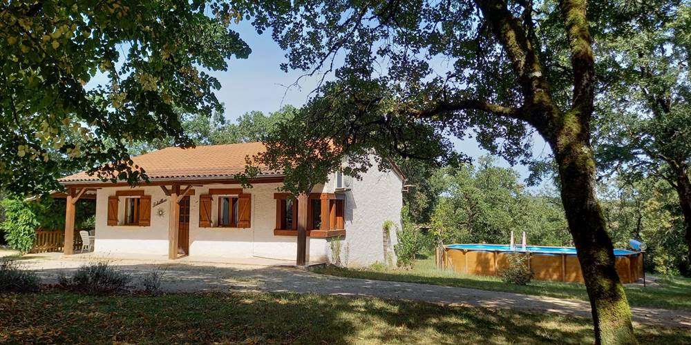 Vue générale gîte et piscine