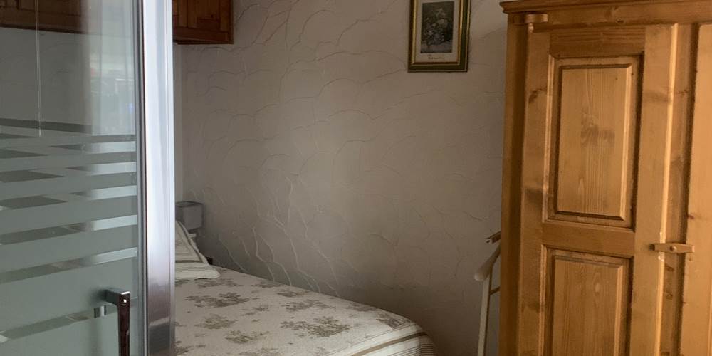 chambre avec cabine de  douche