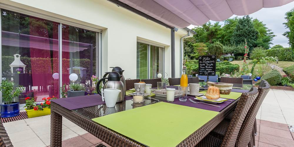 Petit-déjeuner sur la terrasse