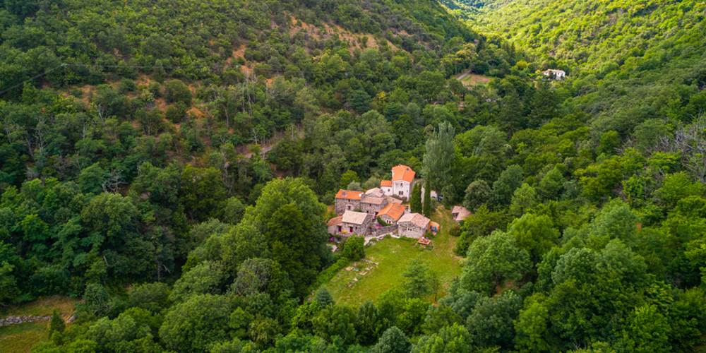 Vue du Mas de Ribard en Cevennes