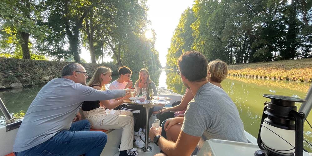Croisière Apéro Sunset à Valence d'Agen à bord d'Helios Explorer