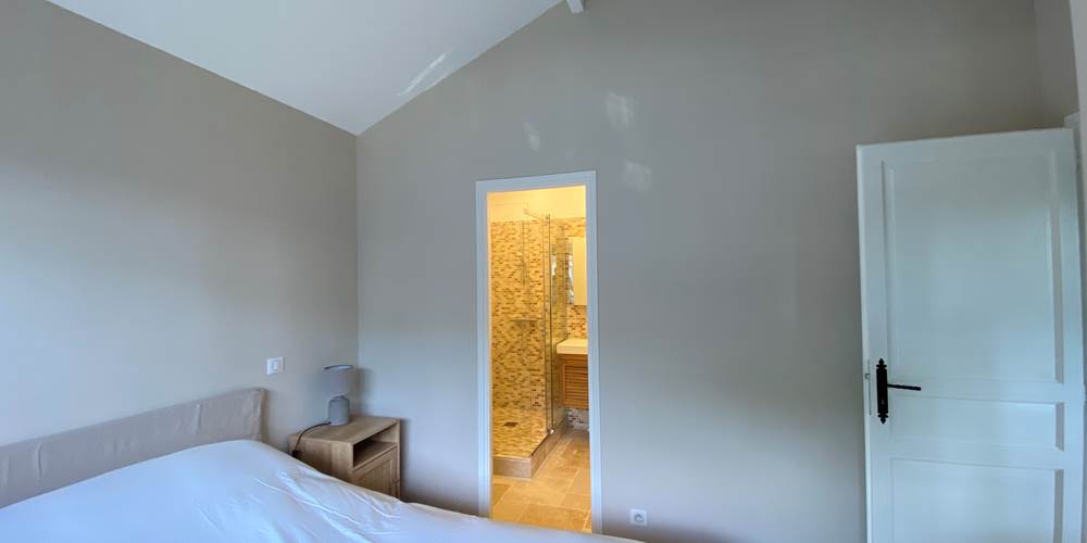 chambre gite - salle de bains