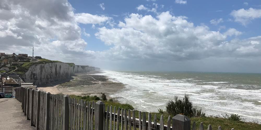 Les falaises Ault Baie de Somme Gites La Baie des Remparts France